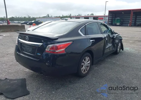 2014 Nissan Altima 2.5 S z USA, uszkodzony, nr VIN 1N4AL3AP3EN248090